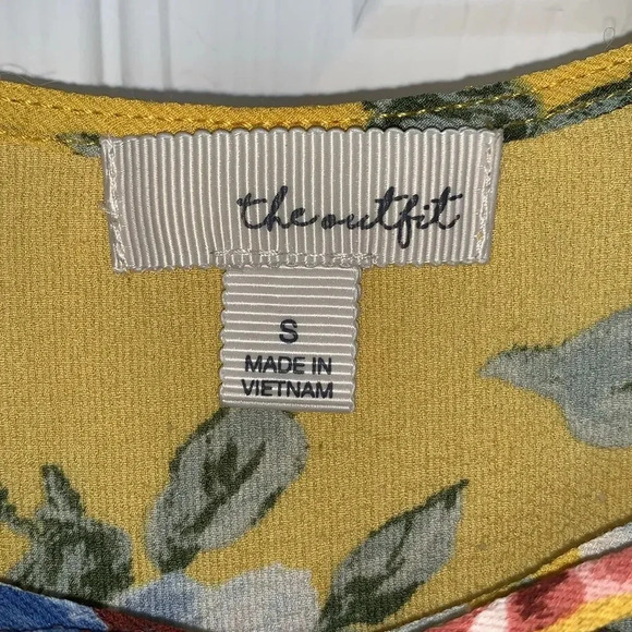 The Outfit Yellow Floral Blouse - Picture 4 of 5